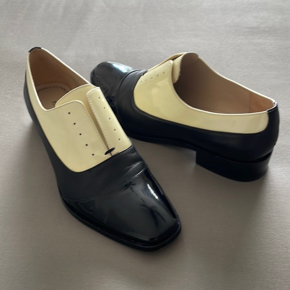 Pour la Victoire oxfords in mint condition with minimal wear on soles.